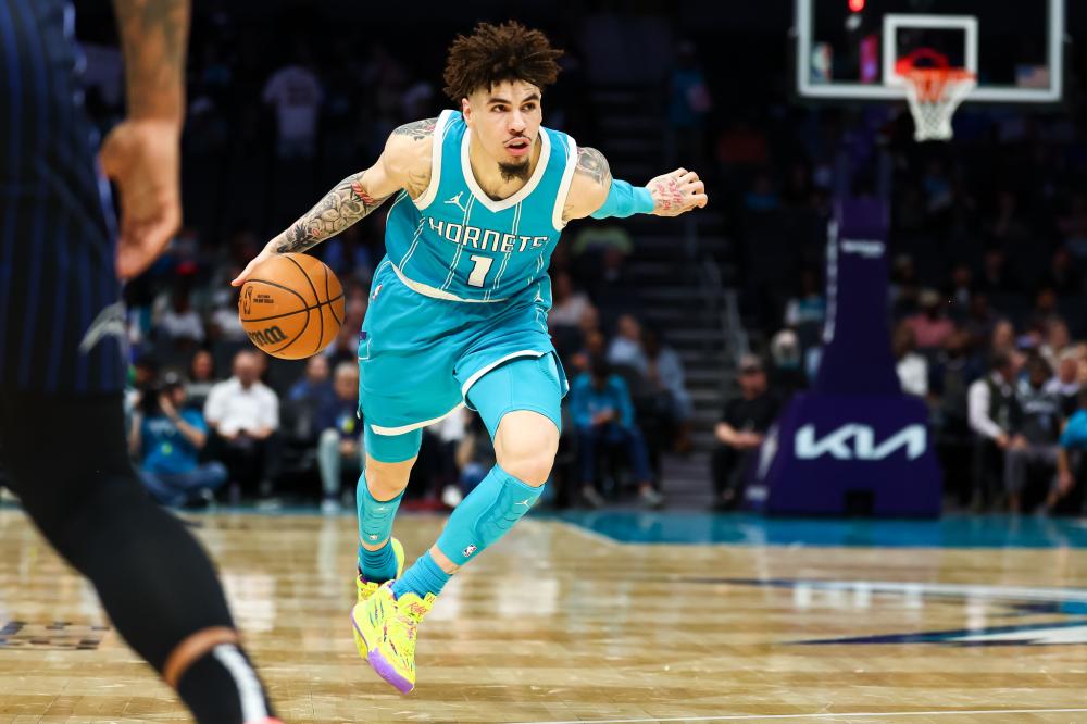 根据球员特 根据球员特