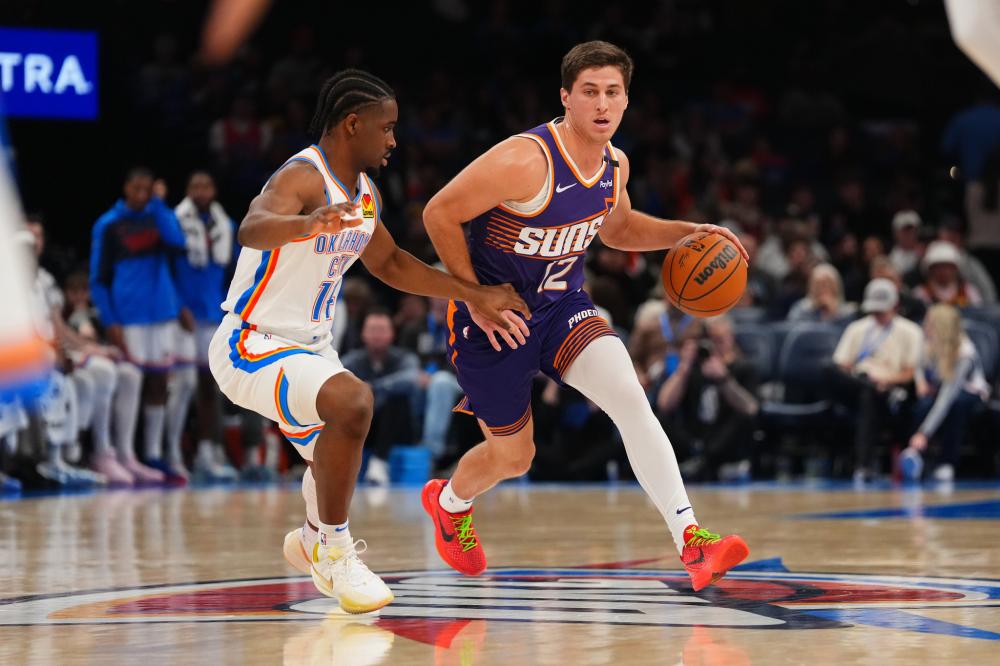 在中场传递 在中场传递